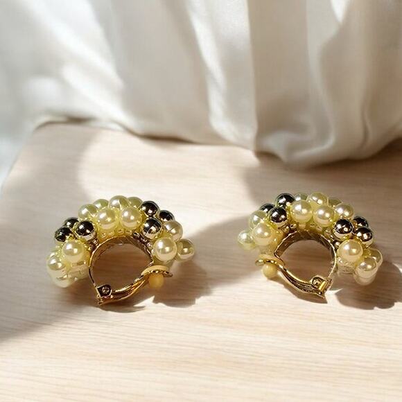 Moon Bend Multi-Row Faux Pearl and Gold Bead Clip Earrings Vintage - Picture 2 of 3